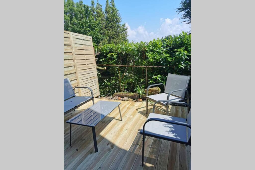 Le 3 De Coeur Avec Terrasse Apartment Honfleur Bagian luar foto